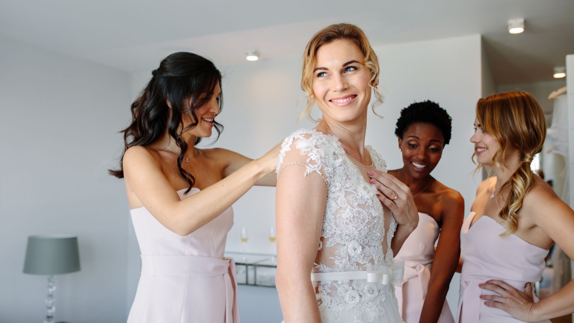 22 Pro Tips to Find the Right Dresses for Women